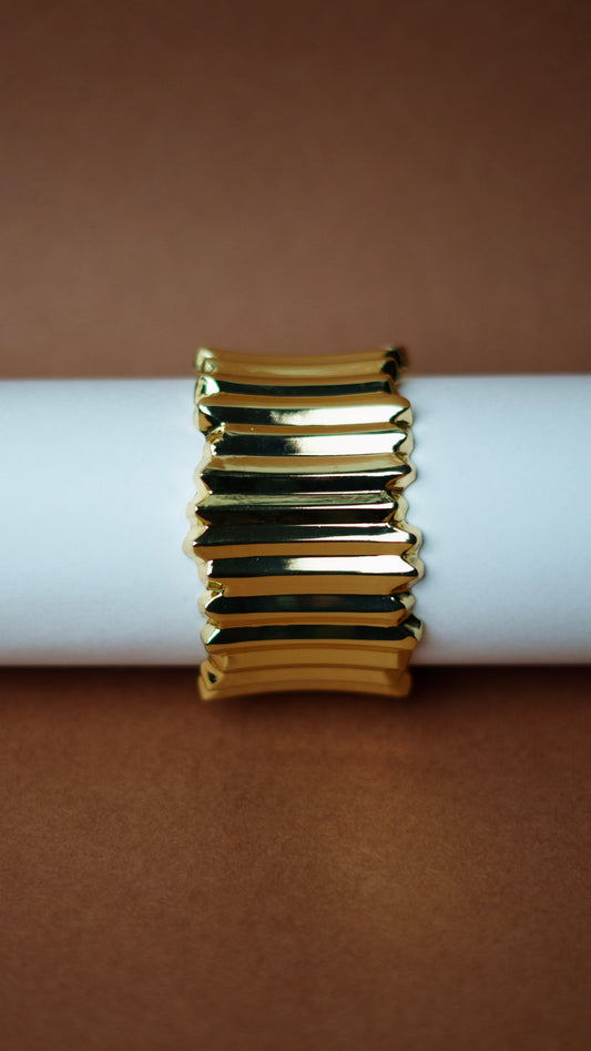 Golden pillars bracelet