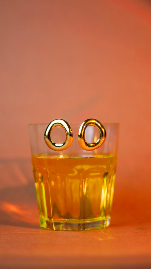 Oval loop hoop earrings